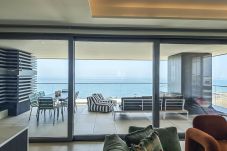 Apartment in Málaga - -MalagaSunApts-Tower Living Sea Views_Pool_Gym_ Park